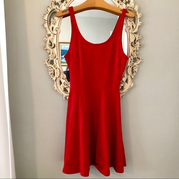 Red dress - Picture 3 of 5